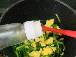 13、茼蒿炒鸡蛋,加酱油