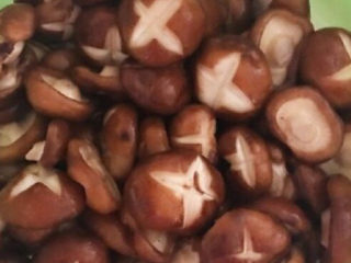 11、孜然烤香菇,调匀