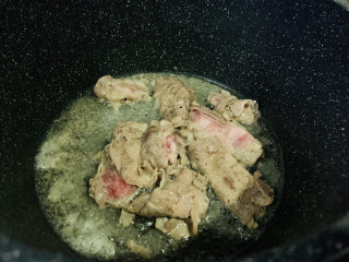 13、西兰花炒牛肉,炒半熟；