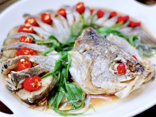 12、清蒸鲈鱼,出锅咯，漂亮极了。