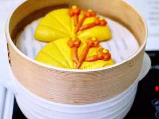 19、黑酱油+大白菜豆腐丸子炖海鲜,打开锅盖、美美滴荷叶饼蒸好了