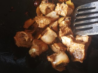 10、午餐秋冬滋补篇:排骨遇见小鲍鱼,炒上色