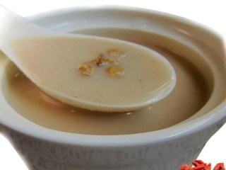 6、枣杞姜米糊,使用智能款机器，手指轻触开关键，选择“米糊键”。