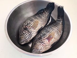 1、红烧鱼,非常新鲜的海石斑