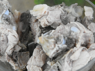 5、美味营养成功率高的一道家常汤品,汆熟后,沥干倒入碗中备用