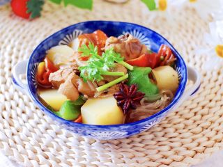 18、土鸡土豆粉条一锅炖,成品一