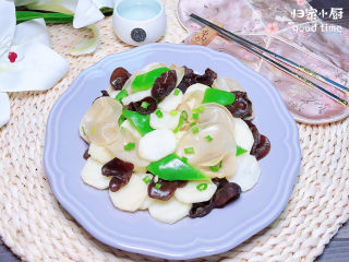 14、清炒山药木耳,一盘营养满满的清炒山药木耳就上桌了！