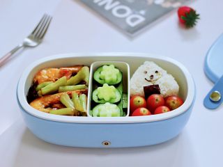 16、海虾芸豆木耳时蔬便当,一份有爱又健康营养的便当，宝贝超级喜欢。