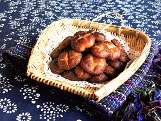 19、美味小零食  孜然香菇,香菇有浓郁的孜然味道，非常好吃~