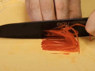 7、葱油鲈鱼,也切成丝