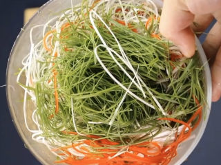 8、葱油鲈鱼,都完成啦,备用