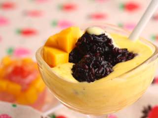 13、美味甜点-芒果黑米甜甜,不论在什么时候，能吃上一口甜点，心情就会变得开朗起来