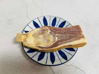 2、火腿炖白菜,金华火腿