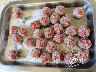 17、山楂球,全部沾好白砂糖