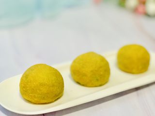 9、玉米面菜团子,金灿灿的 玉米面菜团子 简单快手 不用揉面，不用发面。