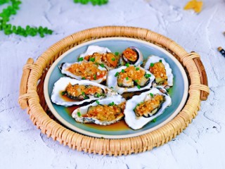 13、清蒸生蚝,制作简单，营养丰富。