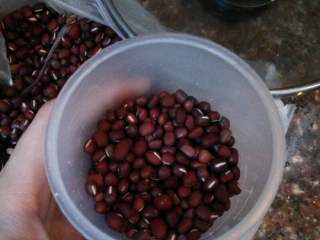 3、糙米红豆粥,半杯小红豆