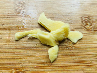 5、冬瓜蛤蜊汤,姜片