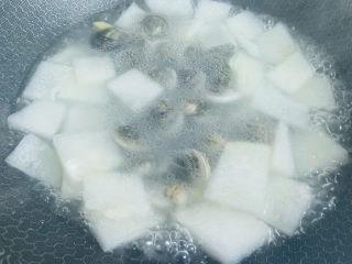 11、冬瓜蛤蜊汤,大火烧开