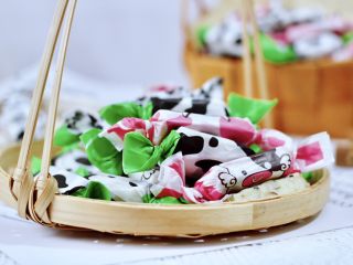 19、芝麻核桃糖,自己做的干净卫生，关键都是好食材哟。