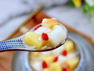 15、山药酒酿苹果羹,我要开动了，超喜欢的甜汤，营养丰富又健康。