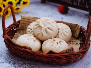 17、全麦牛肉白菜包,超级无敌好吃的全麦牛肉白菜包子出锅咯。