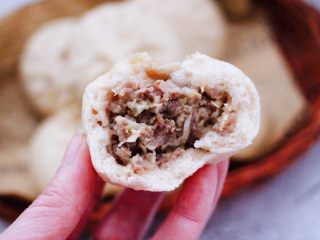 18、全麦牛肉白菜包,馅料鲜美可口，包子皮更是有一股浓浓的麦香味的。