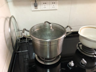 11、蒜泥茼蒿➕蒜泥蒸茼蒿,蒸锅坐锅烧水，