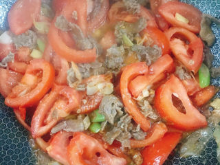 13、番茄炒牛肉,放白糖