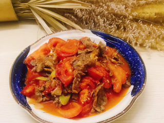15、番茄炒牛肉,装入盘中