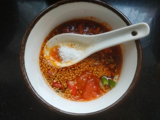 17、凉拌腐竹黄瓜,适量盐