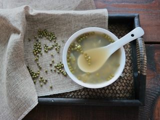 17、夏日消暑甜汤,放凉后冰一下也可以