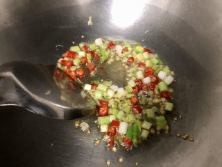 9、韭菜炒豆芽➕ 拨却白云见青天,小火煸出香味