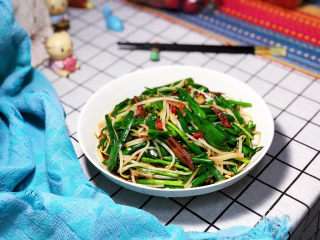 19、韭菜炒豆芽➕ 拨却白云见青天,成品