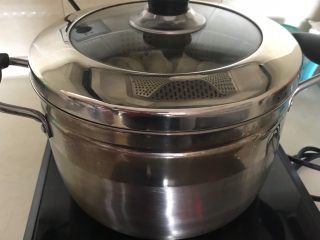 26、东北酸菜饺子,大火烧开后中火蒸15分钟，关火后焖2分钟即可