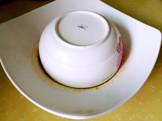 12、#秋味儿#鲍鱼红烧肉,起锅倒扣在盘中。