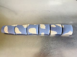 8、蓝天白云全麦小馒头,切块