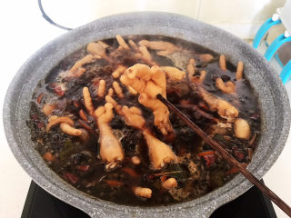 29、香辣卤鸡爪,鸡爪能用筷子穿透就熟了