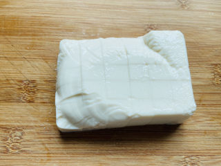 5、鸡蛋豆腐羹,豆腐切块