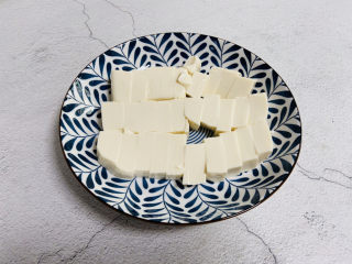 6、鸡蛋豆腐羹,码入盘中