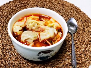 23、重庆红油抄手,放入调好的料汁里即可