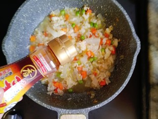 8、宝宝辅食—冬瓜蔬菜烩饭,出锅前滴几滴芝麻油即可