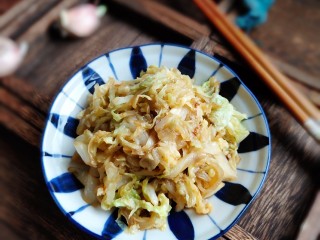 11、快手～醋熘白菜,完成！出锅装盘啦～