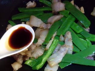 11、家常小炒~青椒炒肉,加1勺生抽