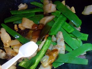 13、家常小炒~青椒炒肉,加1小勺盐