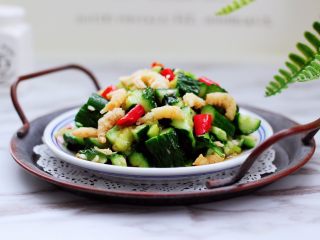 16、海米拌黄瓜,成品一