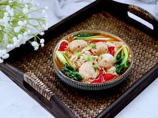 16、金针菇墨鱼丸子汤,成品一