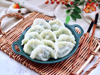 16、茴香海虹鸡蛋饺子,鲜香味美的茴香海虹鸡蛋饺子出锅咯。