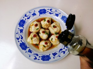 19、蒸枸杞鸡肉圆,滴几滴香油