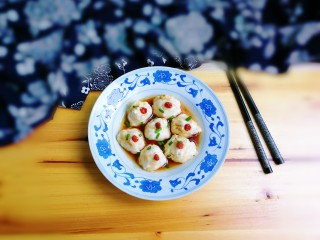 20、蒸枸杞鸡肉圆,细腻嫩滑的鸡肉圆做好了